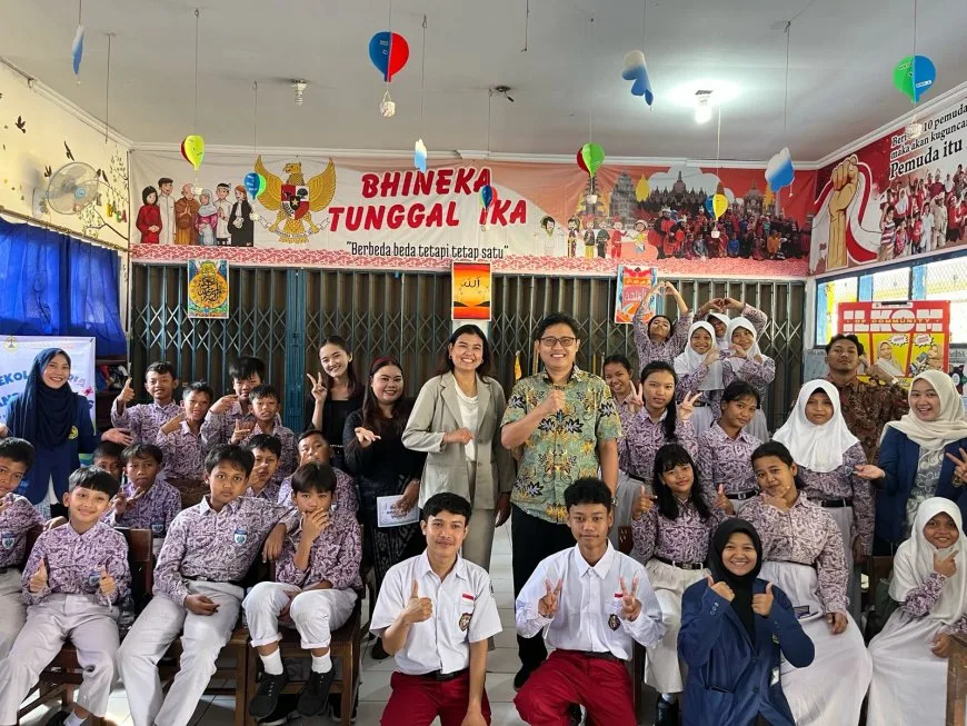 Mahasiswa Ilmu Komunikasi USM gelar kampanye anti-bullying di SDN Muktiharjo Kidul 04 Semarang melalui edukasi dan drama interaktif.