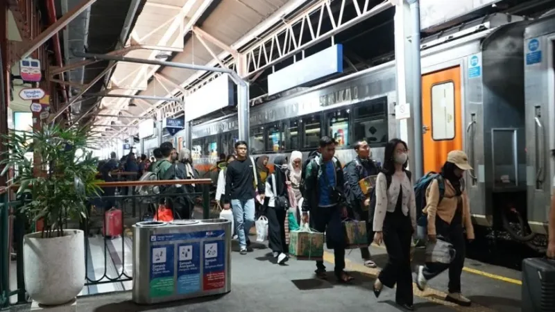 KAI Daop 4 Semarang menghadirkan diskon tiket kereta ekonomi hingga 30 persen untuk perjalanan liburan sekolah mulai 20 Juni 2026.