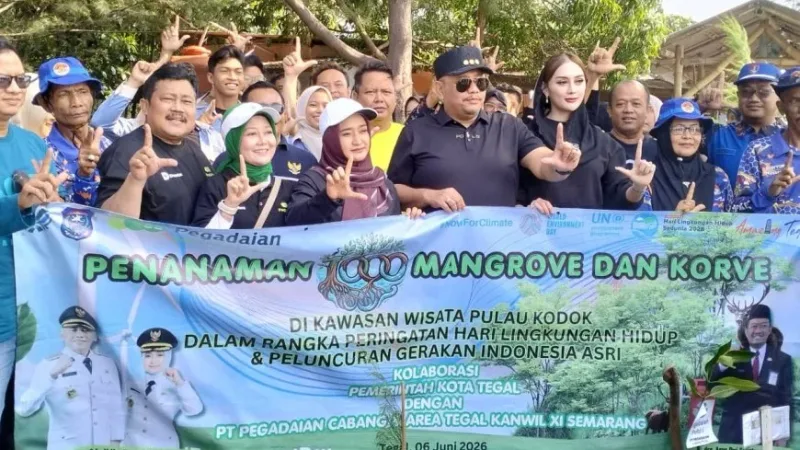 Pegadaian Kanwil XI Semarang menyalurkan 1.000 mangrove dan 500 tanaman urban farming untuk mendukung penghijauan Kota Tegal.