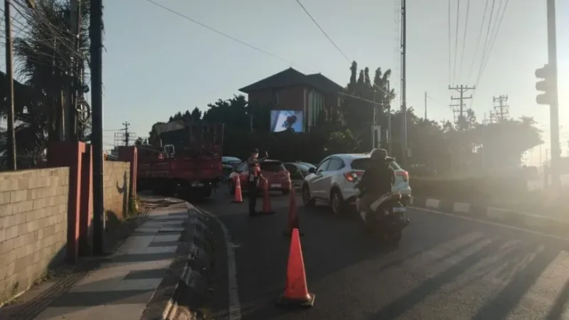 Dishub Semarang mengoperasikan kembali portal pembatas tonase di Simpang Jrakah untuk meningkatkan keselamatan dan ketertiban lalu lintas.