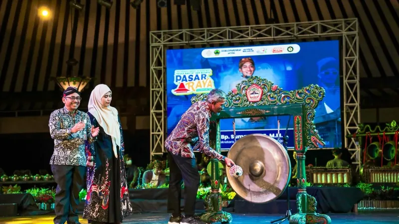 Banjir Karya Seni! Pasar Raya Jateng 2026 Resmi Dibuka di Solo