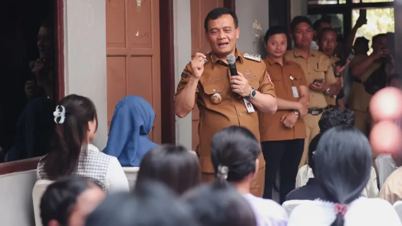 Ahmad Luthfi Bantu Mahasiswa NTT Terdampak Gempa, dari Uang Kuliah hingga Biaya Kos