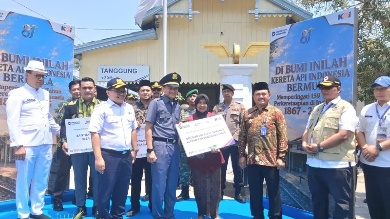 Rayakan HUT ke-81, KAI Bantu Warga Sekitar Stasiun Tanggung dan Kedungjati