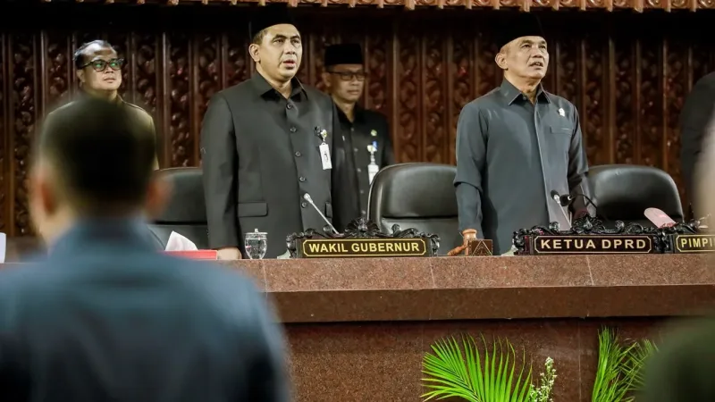 Pemprov dan DPRD Jateng sepakati perubahan KUA-PPAS APBD 2026, dengan pembangunan infrastruktur menjadi fokus utama serta pendapatan daerah.