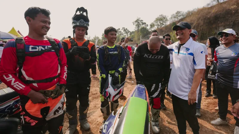 Gubernur Cup Jateng Hard Enduro di Kendal menggerakkan ekonomi warga. Homestay ramai, UMKM ikut berjualan, dan 135 rider tercatat ikut lomba