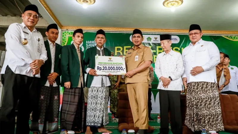 Taj Yasin Ajak 117 Ponpes di Jateng Galakkan Gerakan Bersih Pesantren Jelang Hari Santri
