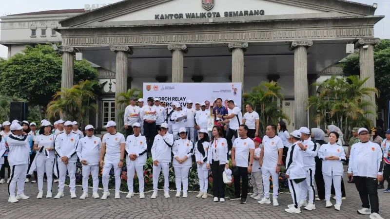 Obor Porprov Jateng 2026 Tiba di Semarang, 17 Pelari Siap Kawal Menuju Stadion Jatidiri
