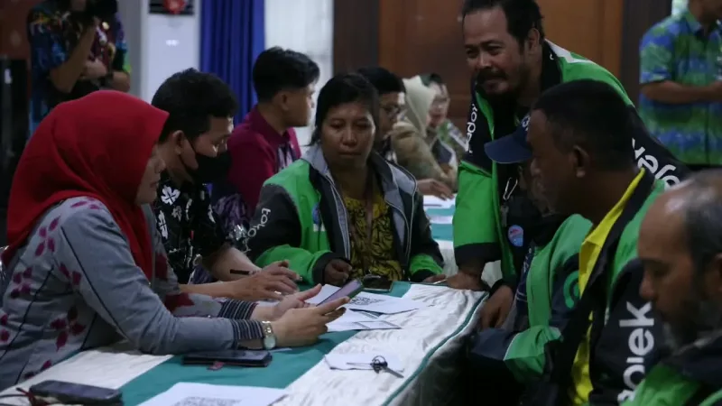 Ojol Bisa Cek Kelayakan Bansos 2027, Pemprov Jateng Perluas Akses Perlinsos Digital