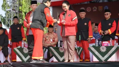 Wali Kota Agustina Terima Gelar Kehormatan Tapak Suci pada Muktamar XVI