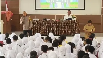 Polisi Bekali Siswa SMPN 27 Semarang Tangkal Narkoba & Judi Online