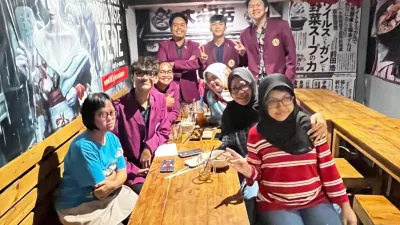 Enday Nugroho (kedua dari kanan)