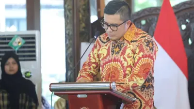 Saleh Desak Pemprov Jateng Percepat Perbaikan Jalan Pantura Barat