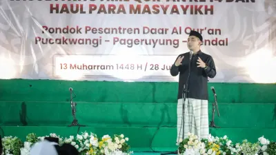 Gus Yasin Serahkan Tali Asih untuk 25 Hafiz di Tiga Ponpes Kendal