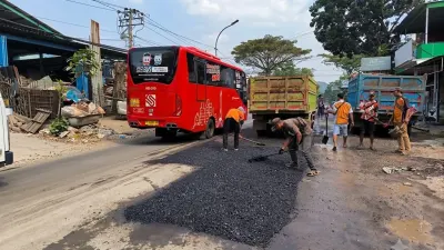 Perbaikan Jalan Kalipancur dipercepat Pemkot Semarang. Agustina siapkan solusi berkelanjutan melalui koordinasi lintas sektor.