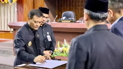DPRD Setujui APBD Jateng 2025, Luthfi Beberkan Strategi Kelola Anggaran