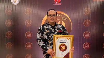 Acara diwakili oleh wakil rektor 2