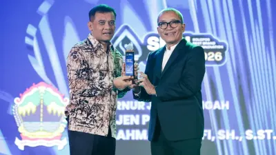 Bangun Ekonomi Jateng, Ahmad Luthfi Raih Impactful Regional Leadership
