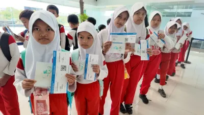 Hari Anak, Bandara Ahmad Yani Ajak Siswa SD Jelajahi Dunia Penerbangan