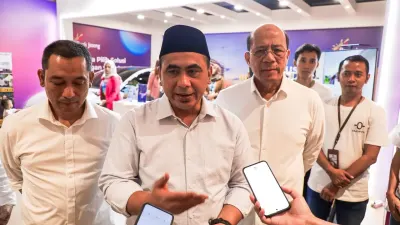 Taj Yasin Minta Bank Jateng Tingkatkan Layanan saat Undi Ratusan Hadiah Bima