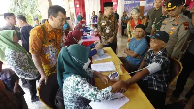 Speling Jateng mendekatkan dokter spesialis ke warga desa secara gratis, menjangkau 128.109 orang hingga 13 Agustus 2026 di Jawa Tengah