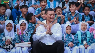 Akses pendidikan Jateng diperluas melalui sekolah gratis, kemitraan, beasiswa, SMANKO, hingga program Sister Province ke Korea Selatan.