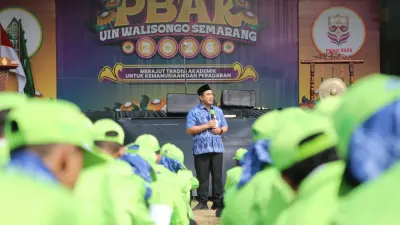 Maba UIN Walisongo Soroti Nasib Guru, Gus Yasin Tegaskan Harus Sejahtera