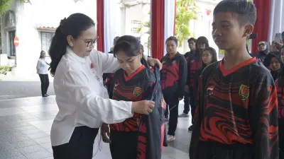 Wali Kota Agustina Lepas Atlet PEPARPEDA Semarang, Tekankan Kota Inklusif