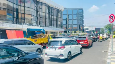 Parkir di Rambu Larangan Ganggu Arus Jalan Tanjung Semarang, Dishub Bertindak