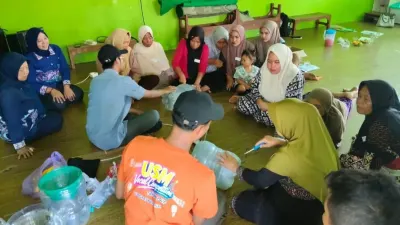 Warga Timbulsloko Manfaatkan Akuaponik untuk Jaga Pangan di Tengah Ancaman Rob