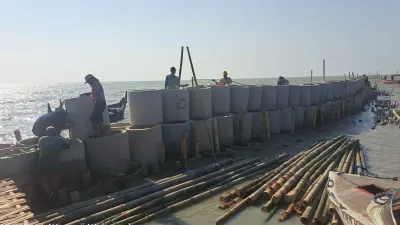 Pembuatan Platform Apung Kreasi Dosen Teknik Sipil USM Dukung Tanggul Pantai Demak
