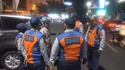 Dishub Semarang Sosialisasikan Tarif Parkir Sesuai Perda dan Atribut Resmi Jukir