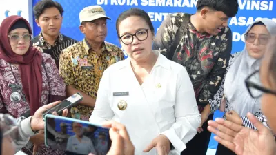 Wali Kota Semarang Minta Warga Waspada Asap Kebakaran TPA Jatibarang