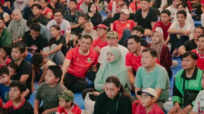Nobar Timnas Indonesia di Kantor Gubernur Jateng berlangsung meriah, ribuan warga antusias mendukung Garuda hingga lolos ke final ASEAN Cup.