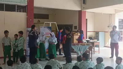 Dishub Semarang Edukasi Siswa SD Al Irsyad, Waspadai Bahaya Perlintasan Kereta