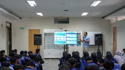 PLN Icon Plus Sambut Siswa SMK Muhammadiyah 1 Prambanan Klaten untuk Kenal Dunia Industri