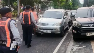 Parkir Bermasalah di Jalan DI Panjaitan, Dishub Semarang Panggil Jukir untuk Klarifikasi