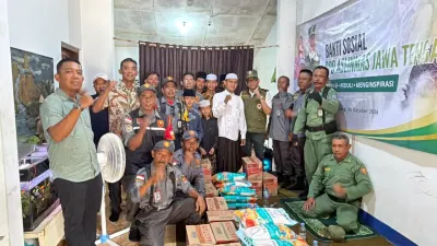 Teguh Subroto dan ASLINMAS Jateng Salurkan Bantuan Pangan untuk Santri di Semarang