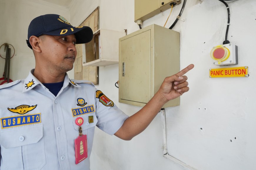 KAI dan DJKA Uji Coba Panic Button di Perlintasan Sebidang Madukoro Semarang untuk Tingkatkan Keselamatan