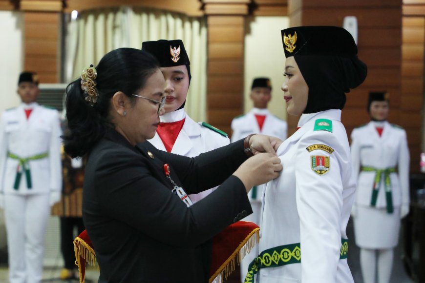 Wali Kota Agustina Kukuhkan 27 Anggota Paskibraka Kota Semarang 2025