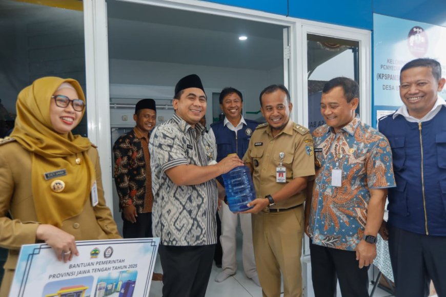 Program Desalinasi Jateng Diresmikan di Demak, Warga Kini Mudah Akses Air Bersih