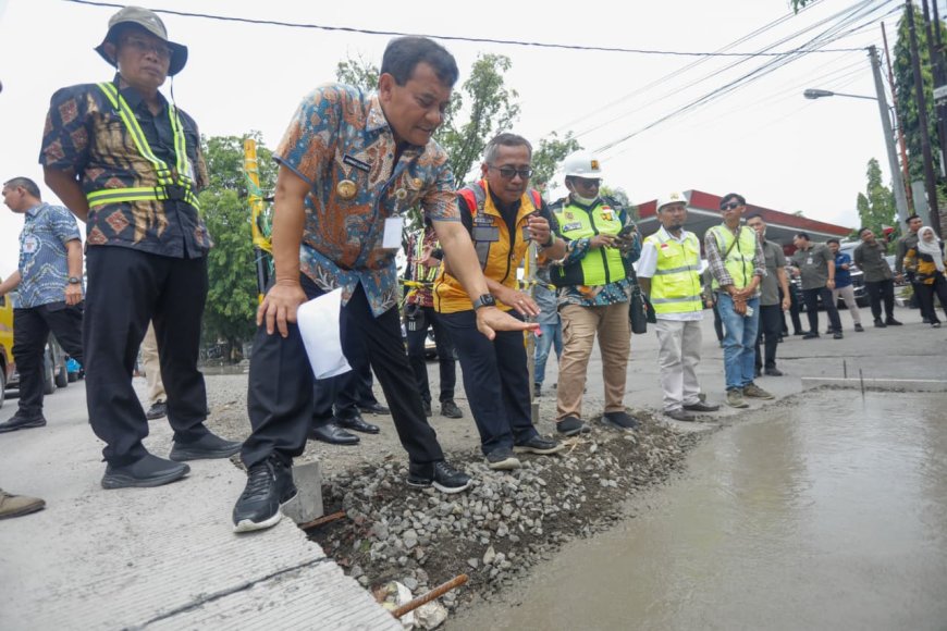 Infrastruktur Jadi Prioritas, Pemprov Jateng Maksimalkan Perbaikan Jalan 2025