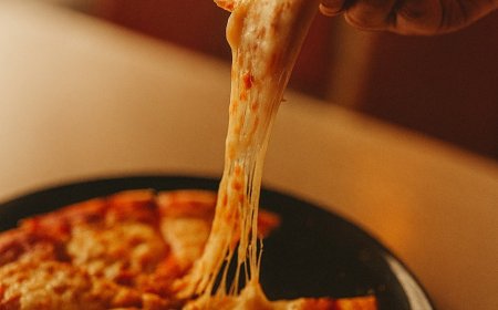 Hotel NEO Candi Simpang Lima Semarang Luncurkan Pizza Italian dan Geprek