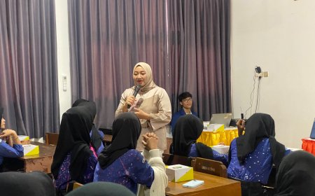 USM Latih Siswa SMK N 9 Semarang Tingkatkan Public Speaking dan Personal Branding