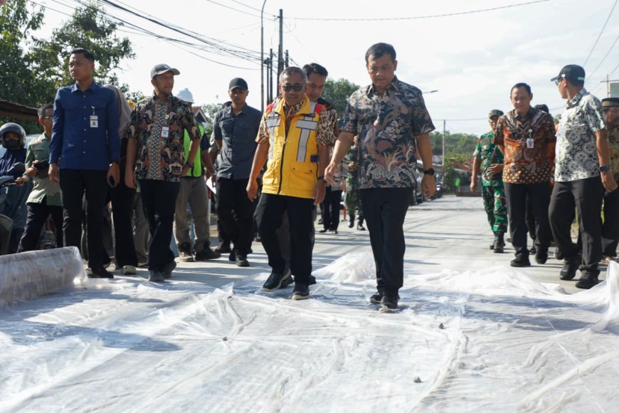 Ahmad Luthfi Tinjau Perbaikan Jalan Wiradesa–Kajen, Target Rampung Akhir 2025