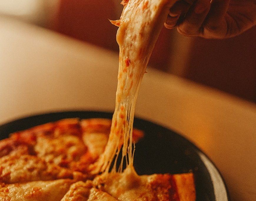 Hotel NEO Candi Simpang Lima Semarang Luncurkan Pizza Italian dan Geprek