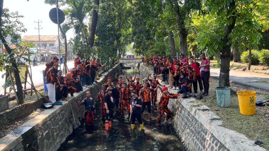 Pemuda Pancasila Kota Semarang Gelar Aksi Bersih Lingkungan Sambut HUT ke-66 PP