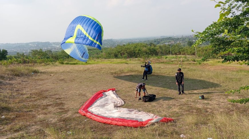 Paralayang Kota Semarang Bidik 1 Emas di Porprov Jateng 2026