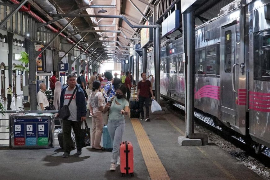 Naik Kereta ke Batang? Cek 5 Destinasi Wisata Dekat Stasiun yang Wajib Dikunjungi