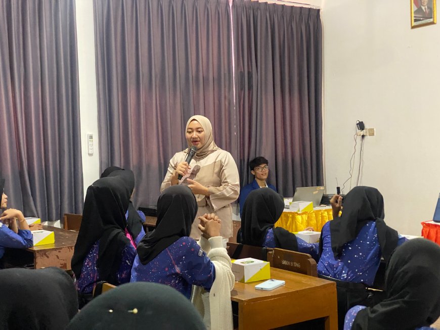 USM Latih Siswa SMK N 9 Semarang Tingkatkan Public Speaking dan Personal Branding