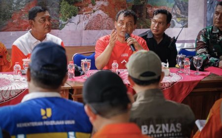 Gubernur Ahmad Luthfi Tinjau Lokasi Longsor Cibeunying, Instruksikan Percepatan Pencarian Korban